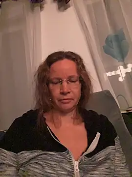 Snapshot of AnnikaRose chatting on November 28, 6:46 am AnnikaRose online show from November 28, 6:46 am