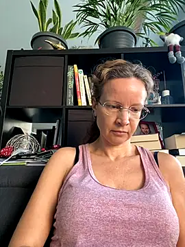 Snapshot of AnnikaRose chatting on September 23, 5:47 am AnnikaRose online show from September 23, 5:47 am