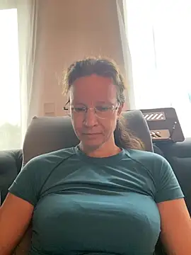 Snapshot of AnnikaRose chatting on November 3, 6:51 am AnnikaRose online show from November 3, 6:51 am