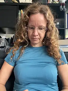 Snapshot of AnnikaRose chatting on October 30, 8:01 am AnnikaRose online show from October 30, 8:01 am