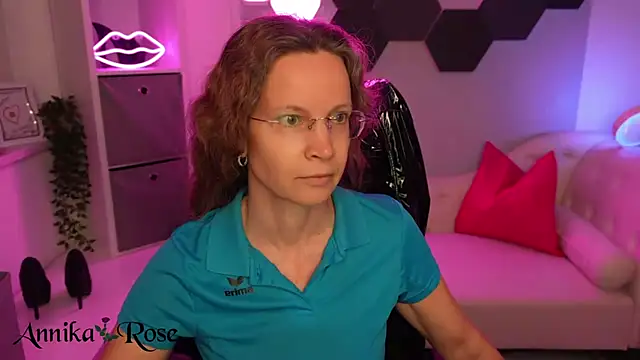 AnnikaRose online show from February 21, 4:09 pm