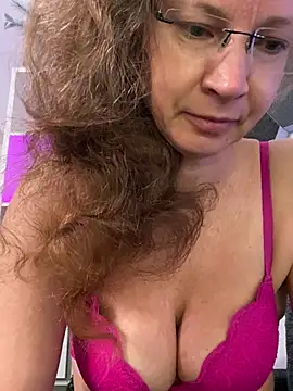 Snapshot of AnnikaRose chatting on June 11, 2:33 am AnnikaRose online show from June 11, 2:33 am