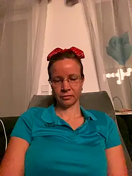 Snapshot of AnnikaRose chatting on November 27, 6:47 am AnnikaRose online show from November 27, 6:47 am