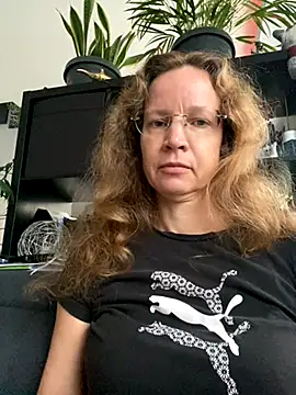 Snapshot of AnnikaRose chatting on November 4, 6:50 am AnnikaRose online show from November 4, 6:50 am