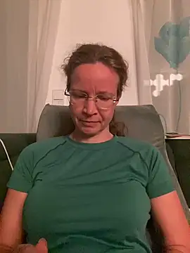 AnnikaRose online show from December 17, 6:51 am