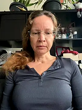 Snapshot of AnnikaRose chatting on October 7, 6:14 am AnnikaRose online show from October 7, 6:14 am