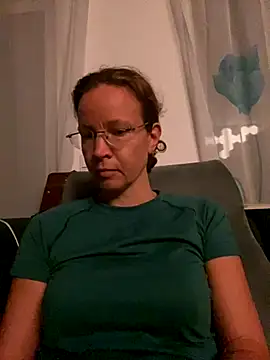 Snapshot of AnnikaRose chatting on November 24, 6:46 am AnnikaRose online show from November 24, 6:46 am