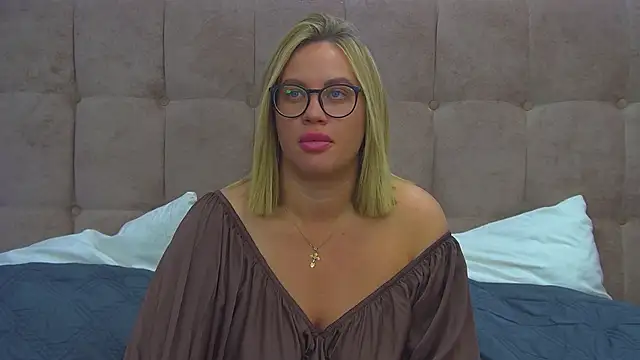 Snapshot of MariaNeumann chatting on November 29, 6:30 pm MariaNeumann online show from November 29, 6:30 pm