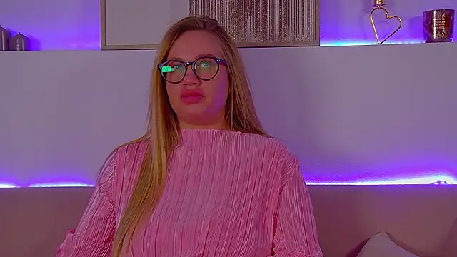 Snapshot of MariaNeumann chatting on March 16, 4:52 am MariaNeumann online show from March 16, 4:52 am