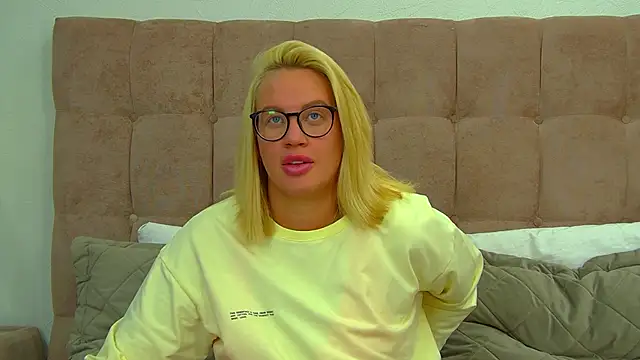 MariaNeumann online show from February 10, 6:40 pm