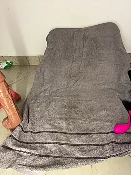 boypussyfist online show from April 2, 6:20 am