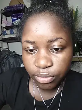 Snapshot of sweet_vine chatting on June 22, 3:01 am sweet vine online show from June 22, 3:01 am