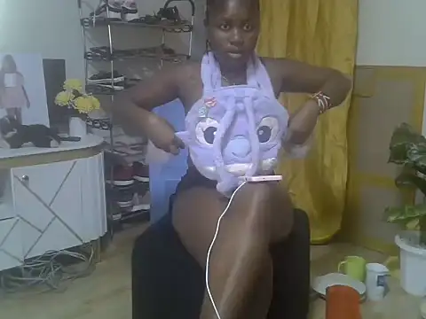 Snapshot of sweet_vine chatting on July 20, 12:18 pm sweet vine online show from July 20, 12:18 pm