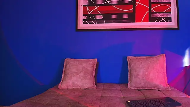 liccy hall online show from November 17, 11:47 am