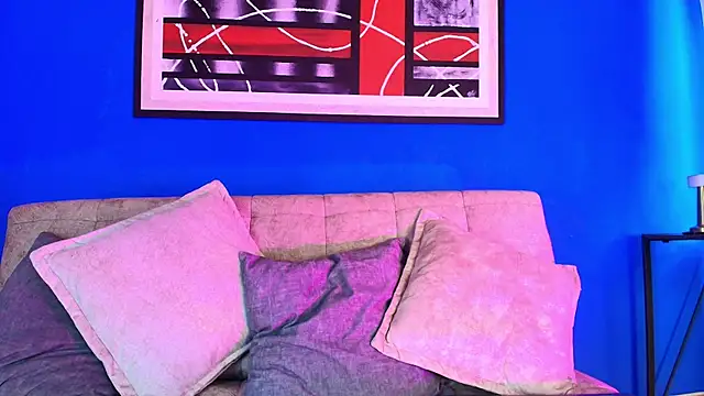 liccy hall online show from November 29, 11:43 am