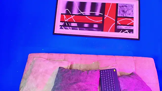 liccy hall online show from December 1, 1:45 pm