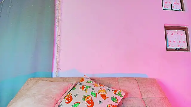 liccy hall online show from December 19, 11:45 am