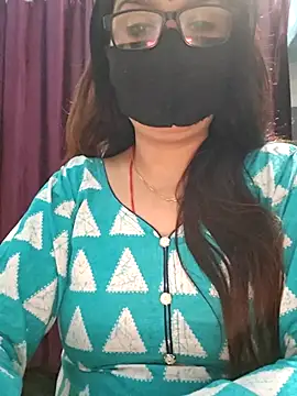 Snapshot of Aishwaryaa_69 chatting on November 18, 7:44 am Aishwaryaa 69 online show from November 18, 7:44 am