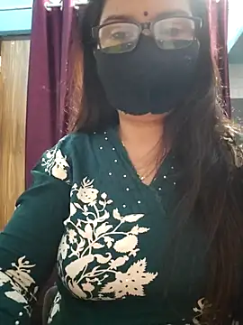 Snapshot of Aishwaryaa_69 chatting on September 18, 9:01 am Aishwaryaa 69 online show from September 18, 9:01 am