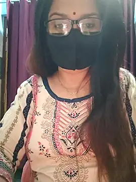 Snapshot of Aishwaryaa_69 chatting on October 27, 11:44 am Aishwaryaa 69 online show from October 27, 11:44 am