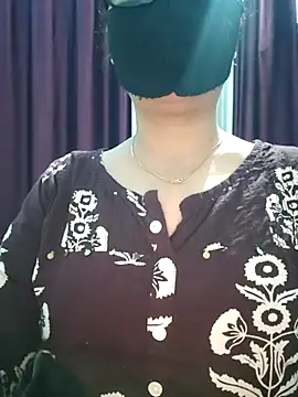 Snapshot of Aishwaryaa_69 chatting on September 12, 3:17 am Aishwaryaa 69 online show from September 12, 3:17 am