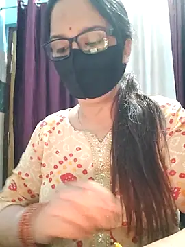 Snapshot of Aishwaryaa_69 chatting on October 25, 2:00 am Aishwaryaa 69 online show from October 25, 2:00 am