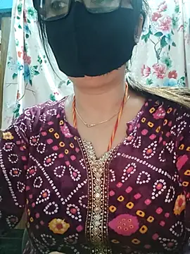 Snapshot of Aishwaryaa_69 chatting on October 15, 4:00 am Aishwaryaa 69 online show from October 15, 4:00 am