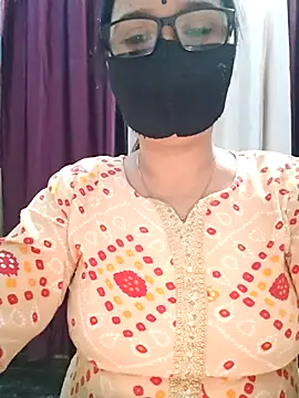 Snapshot of Aishwaryaa_69 chatting on October 24, 10:14 am Aishwaryaa 69 online show from October 24, 10:14 am