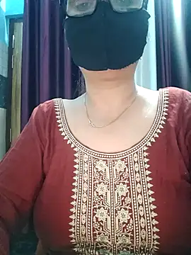 Snapshot of Aishwaryaa_69 chatting on October 7, 4:35 am Aishwaryaa 69 online show from October 7, 4:35 am