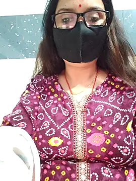 Snapshot of Aishwaryaa_69 chatting on November 17, 11:36 am Aishwaryaa 69 online show from November 17, 11:36 am