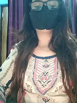 Snapshot of Aishwaryaa_69 chatting on October 23, 4:00 am Aishwaryaa 69 online show from October 23, 4:00 am