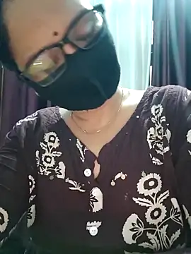 Snapshot of Aishwaryaa_69 chatting on September 14, 4:35 am Aishwaryaa 69 online show from September 14, 4:35 am