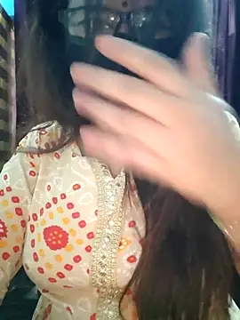 Snapshot of Aishwaryaa_69 chatting on September 9, 7:18 am Aishwaryaa 69 online show from September 9, 7:18 am