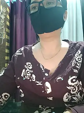 Snapshot of Aishwaryaa_69 chatting on October 31, 12:24 pm Aishwaryaa 69 online show from October 31, 12:24 pm