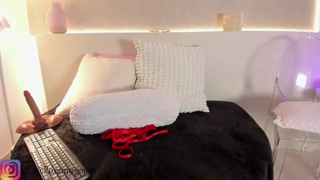 roxannegomez online show from March 28, 12:39 pm