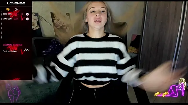 Snapshot of _NigoNika chatting on October 19, 11:35 am NigoNika online show from October 19, 11:35 am