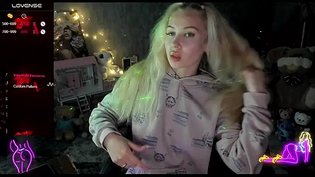  NigoNika online show from April 22, 7:42 pm