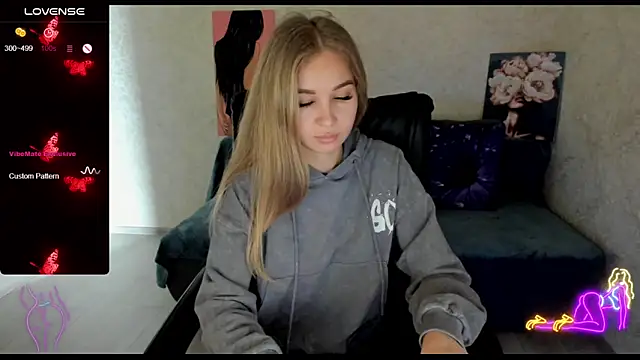 Snapshot of _NigoNika chatting on March 15, 10:57 am NigoNika online show from March 15, 10:57 am