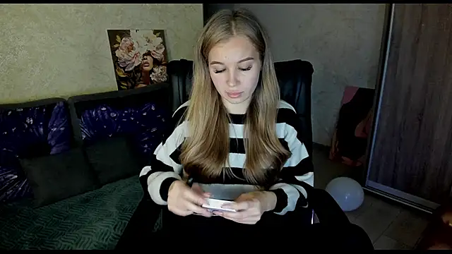 Snapshot of _NigoNika chatting on November 16, 12:54 pm NigoNika online show from November 16, 12:54 pm