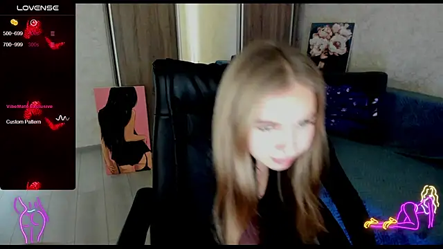 Snapshot of _NigoNika chatting on February 6, 11:42 am NigoNika online show from February 6, 11:42 am