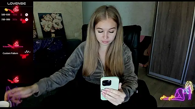 Snapshot of _NigoNika chatting on November 6, 11:36 am NigoNika online show from November 6, 11:36 am