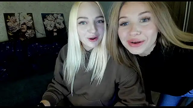 Snapshot of _NigoNika chatting on October 23, 9:02 pm NigoNika online show from October 23, 9:02 pm