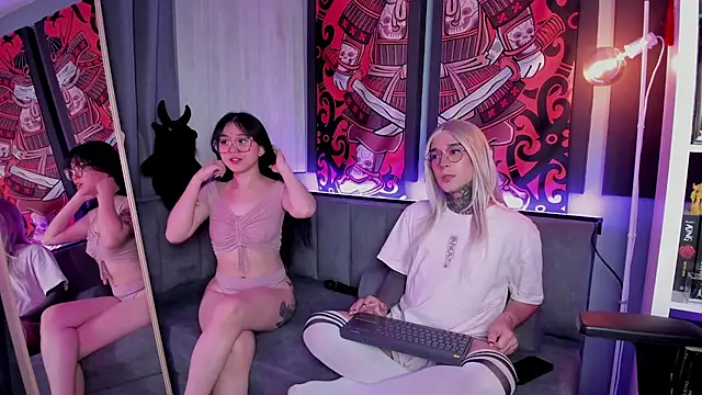 JadeyKhada online show from January 18, 12:14 am