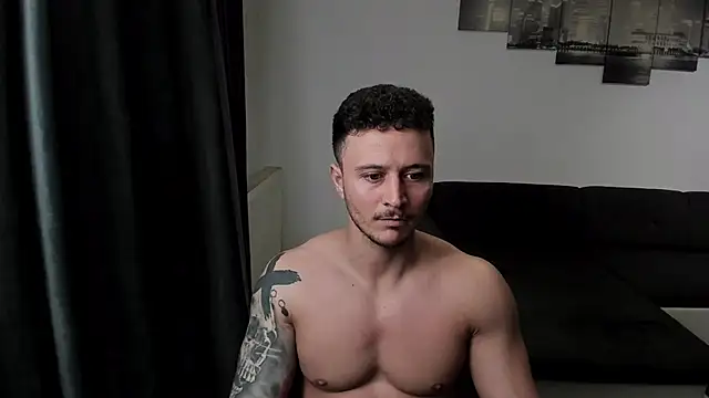 Richarddarell1 online show from May 10, 4:49 am