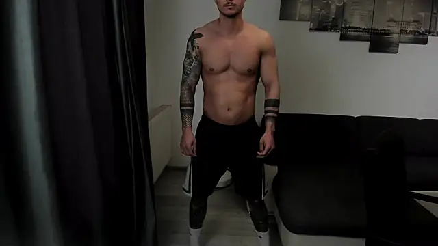 Richarddarell1 online show from June 17, 5:51 am