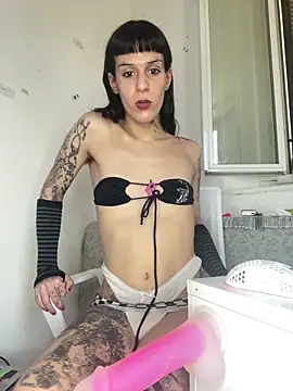 Snapshot of giuli_zerozero chatting on September 21, 1:05 pm giuli zerozero online show from September 21, 1:05 pm