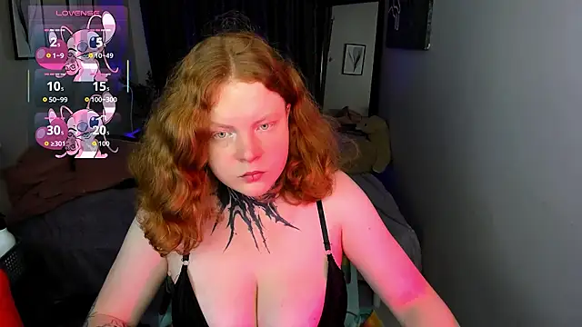 Snapshot of Cassie_xKiss chatting on December 17, 8:47 pm Cassie xKiss online show from December 17, 8:47 pm