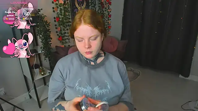 Cassie xKiss online show from February 16, 8:29 pm