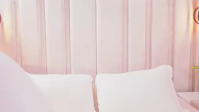 Snapshot of bonniekim_ chatting on November 11, 12:27 am bonniekim online show from November 11, 12:27 am