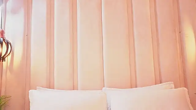 Snapshot of bonniekim_ chatting on November 5, 11:52 pm bonniekim online show from November 5, 11:52 pm